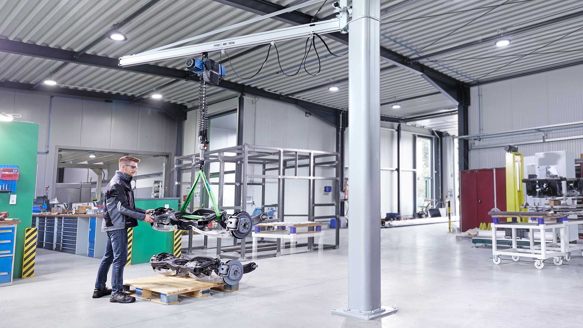 Balancer or Chain Hoist? 5 Considerations to Evaluate Your Lifting